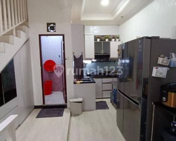 Rumah Tomang Sudah Renov, Jalan 2 Mobil