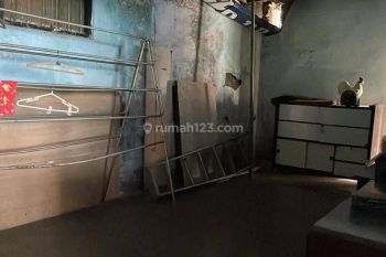 Ruang Usaha di Mainroad JL.Dalem Kaum 512 m SHM Butuh Renovasi