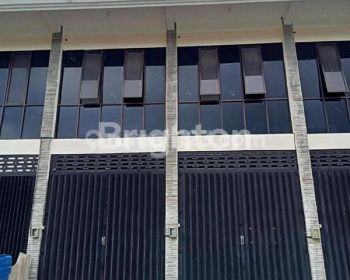 RUKO 2 LANTAU DENGAN PARKIR LUAS AKSES LEBAR