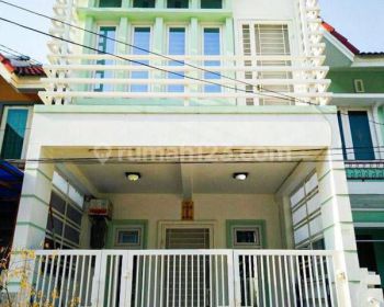 Rumah di Jl Pegangsaan Dua, Gading Arcadia, Kelapa Gading 2 Lantai SHM Bagus