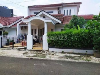Rumah Minimalis 1,5 Lantai Hook di Nusaloka BSD Renovasi Bagus