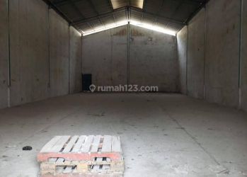 Gudang di Gudang benda dekat perancis 77 murah