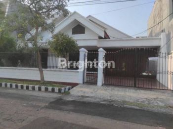 MURAH POL RUMAH SIAP HUNI SEMI FURNISH KERTAJAYA DEKAT ITS