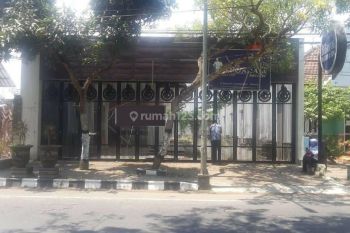 Rumah poros jalan bekas SPA murah di Kepanjen Malang