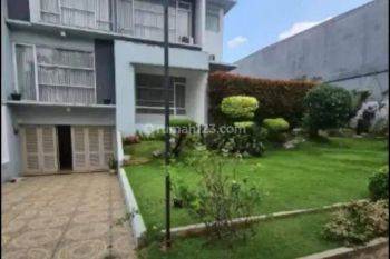 Rumah 2 lt di Jagakarsa Jakarta Selatan ada pool pribadi full furniture ada 5 kt