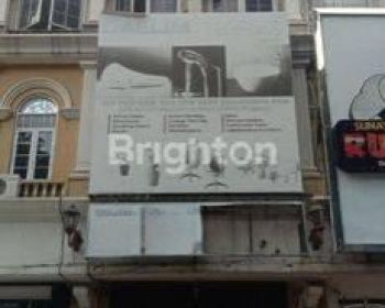 Ruko Mendrisio 3 lantai hadap jalan raya , Paramount Gading Serpong