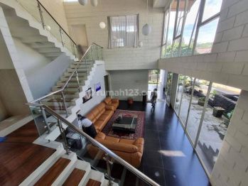 Dijual Rumah 2 Lantai Modern Nyaman Furnish di Setra Duta