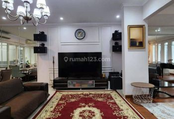 Rumah Strategis Lingkungan Elite Kebayoran Baru Jakarta Selatan