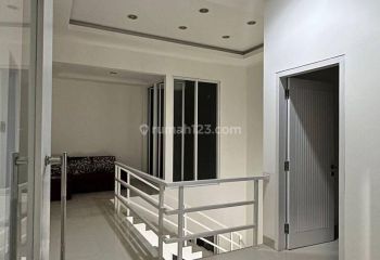 Rumah Semi Furnished, 200 Meter Ke Polsek Jagakarsa