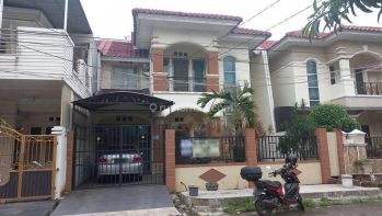Harapan Indah, Bekasi Rumah Bagus 2 Lantai Siap Huni