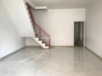 Ruko di Boulevard Hijau , Bekasi 137 m Bagus