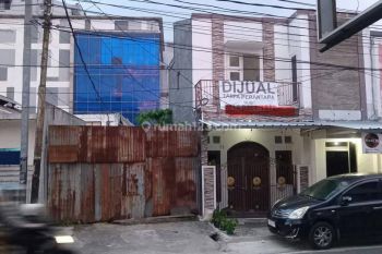 Ruko Posisi Pinggir Jalan Di Pramuka Dekat Pasar Genjing