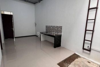 Rumah siap huni di Taman Kopo indah 5