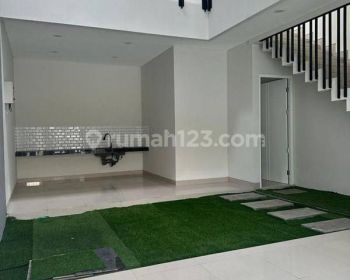Rumah 2 Lantai Baru HGB di Komplek Taman Holis Indah I, Bandung