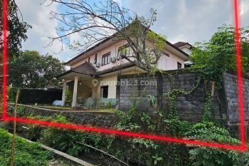 Dijual rumah pinggir jalan utama cocok untuk investasi