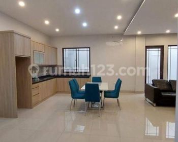 Rumah RAPI,BERSIH,BAGUS 3 Kamar di Green Lake City