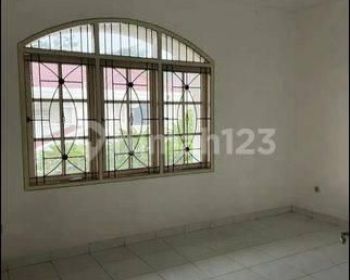 Rumah di sewakan di Perumahan Eksklusif di Kampung Utan Ciputat