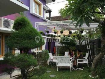 Rumah dalam perumahan dengan Halaman Luas Jakal km 13