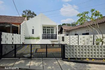 CANTIK MINIMALIS HALAMAN LUAS MAGUWOHARJO