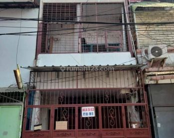 DIJUAL CEPAT:
Jl. Angke Jaya 13 (dulu jl. Samarasa 1), Tambora, Jkt Barat