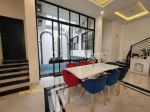 thumbnail-rumah-cantik-modern-ada-kolam-renang-dan-full-furnished-di-palm-spring-jakarta-5