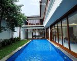 thumbnail-rumah-di-daerah-kemang-jakarta-selatan-swimming-pool-13