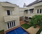 thumbnail-kehidupan-pondok-indah-rumah-luas-4-kamar-dengan-kolam-renang-10